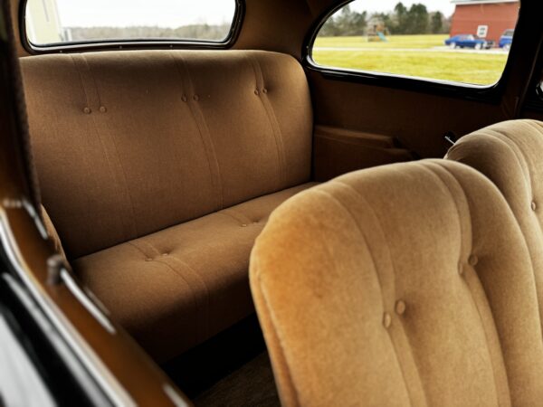 1937 Chevrolet Master Town Sedan - Image 15