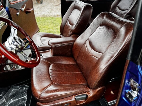 1951 Suburban Resto-Mod - Image 25