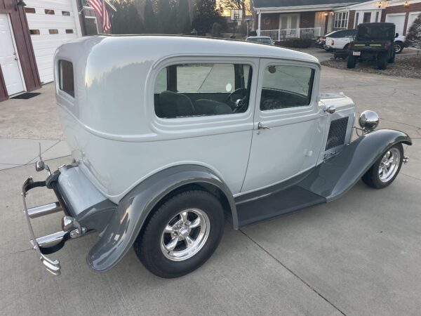 1932 Ford Tudor Street Rod / 700 Miles TMU - Image 4