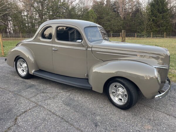 1939 Ford Deluxe Coupe Streetrod