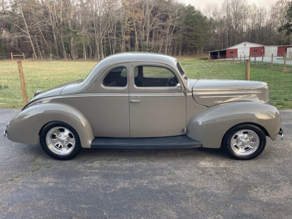 1939 Ford Deluxe Coupe Streetrod - Image 17
