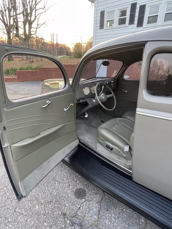 1939 Ford Deluxe Coupe Streetrod - Image 14